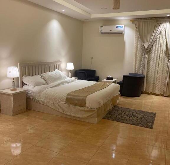 Estudi Deluxe, المبيت للشقق الفندقية