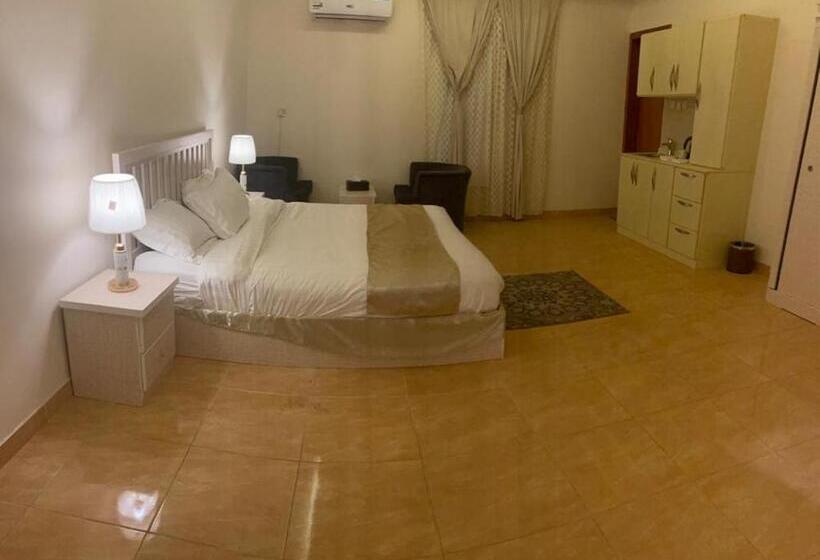 Estudi Deluxe, المبيت للشقق الفندقية