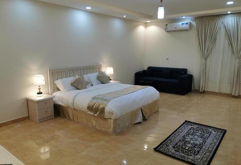 Estudi Deluxe, المبيت للشقق الفندقية