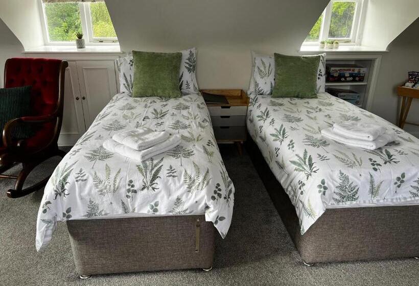 Camera Familiare, The New Wheel Inn