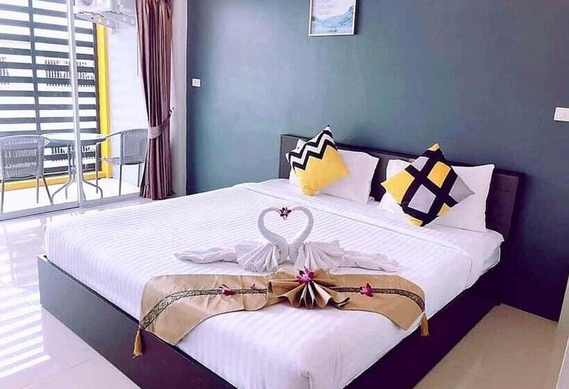 חדר דלוקס, Supachai Inn