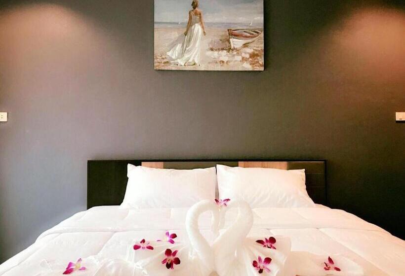 חדר דחוקס עם מיטת קינג, Supachai Inn