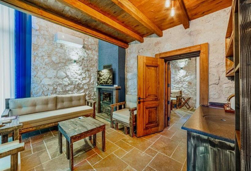 חדר משפחתי נוף לגינה, Marisstone Hotels