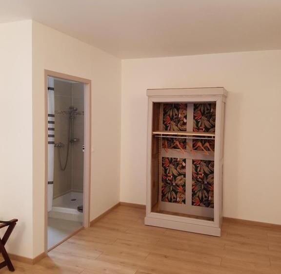 标准间, La Marsaisienne