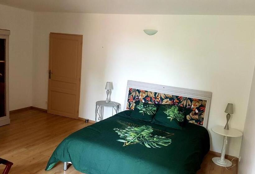 标准间, La Marsaisienne