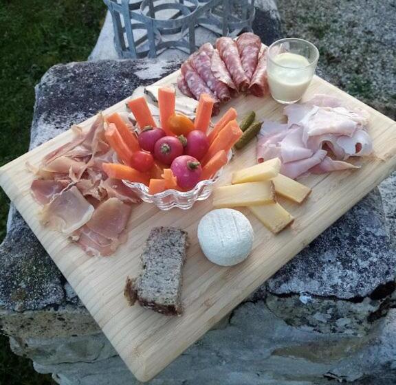 带大床的标准间, La Marsaisienne