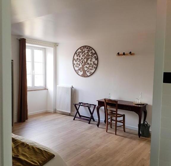 豪华房间, La Marsaisienne