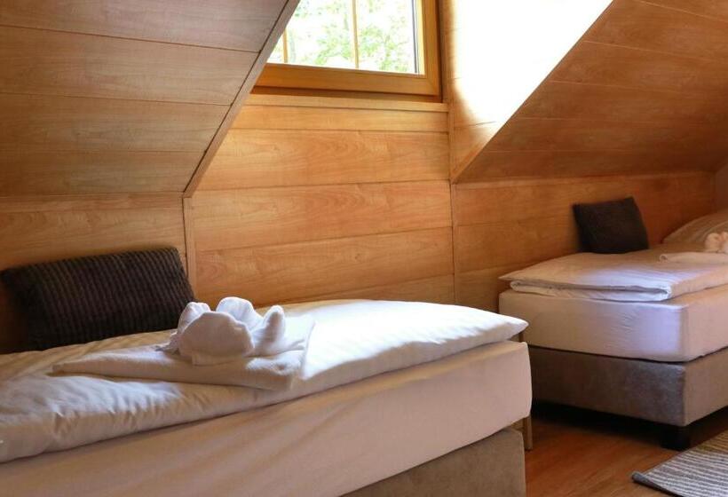 Апартаменты 2 Спальни, Penzion Bawaria