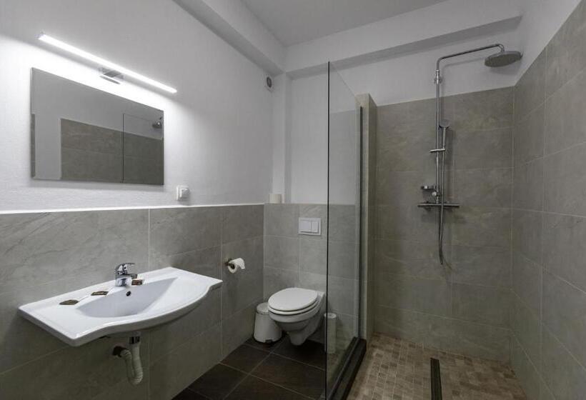 اتاق استاندارد, Volo Guest House