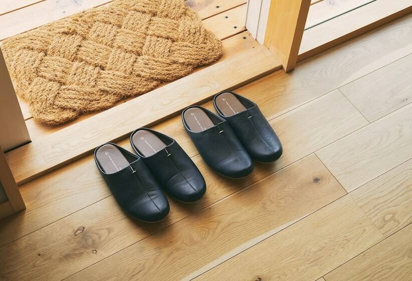 Klassiskt Trippelrum, Wakka