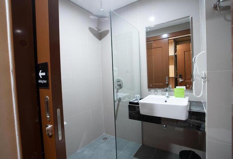 Номер Deluxe, Braling Grand Hotel Purbalingga, Azana Hotels Collection