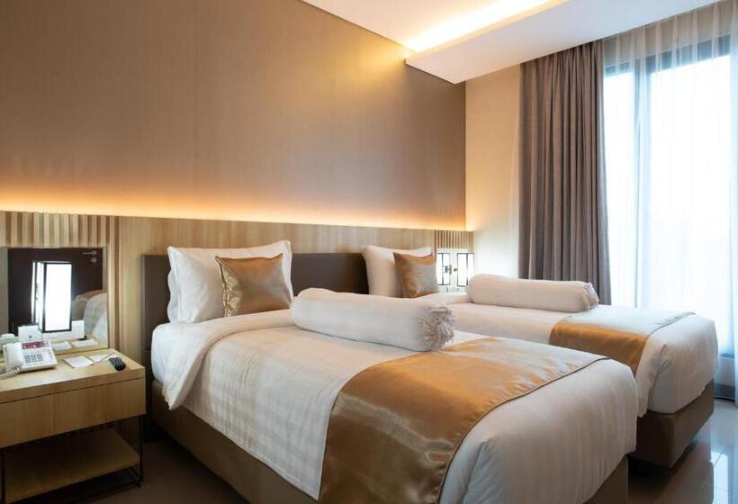 Номер Superior, Braling Grand Hotel Purbalingga, Azana Hotels Collection