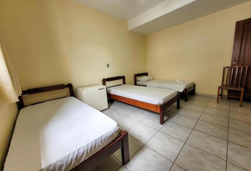 Pokój Trzyosobowy Klasyczny, Guarini