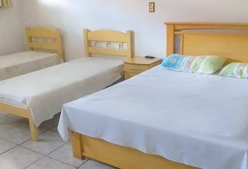 Pokój Czteroosobowy Standard, Guarini