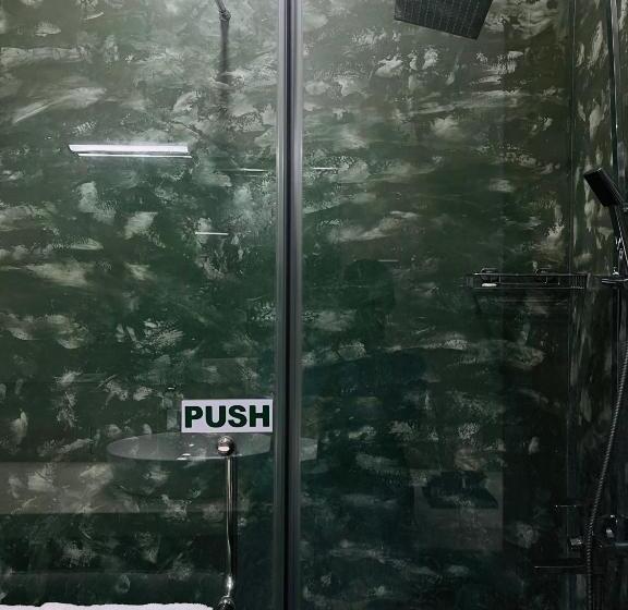 标准间带阳台, J Leaf Hotel By Blue Bird