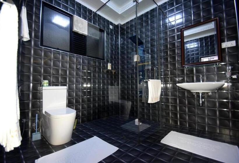 패밀리 스위트, The Lion Kingdom Sigiriya