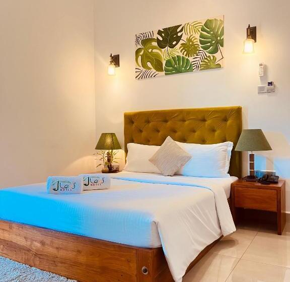 Номер Deluxe, J Leaf Hotel By Blue Bird