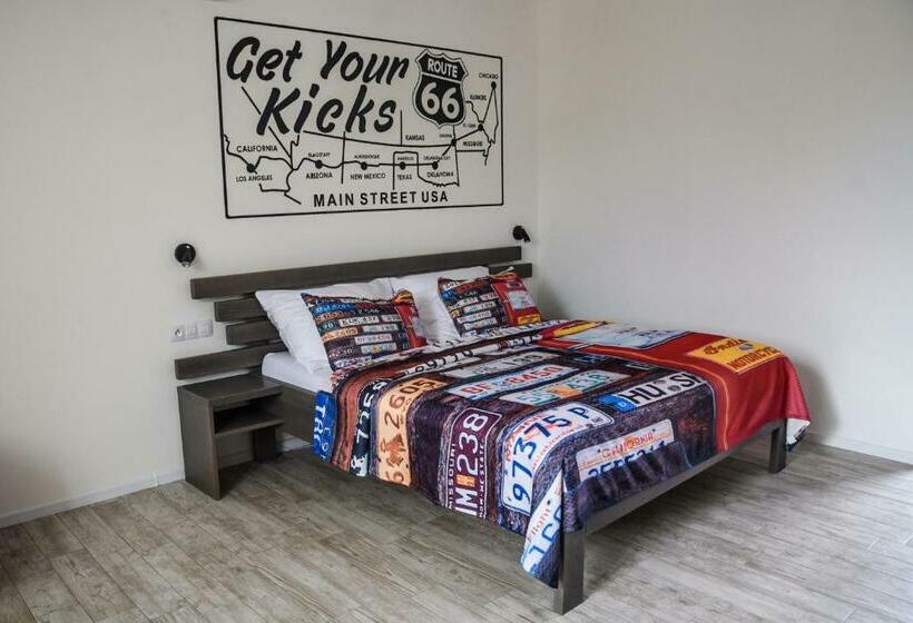 חדר סטנדרט לשלושה, Motel Eldorado