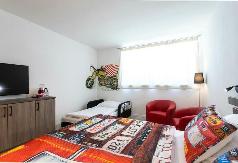 חדר סטנדרט לשלושה, Motel Eldorado