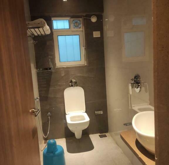 豪华三人间, Dream Residency