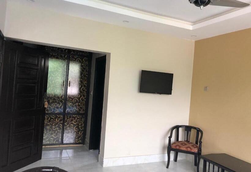 اتاق استاندارد با چشمانداز دریاچه, La Orilla Muzaffarabad