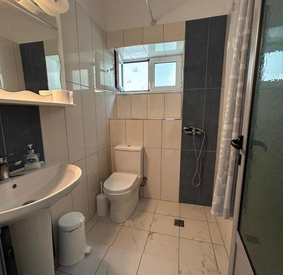 Трехместный Номер Стандарт с Балконом, Garden Holiday Studios