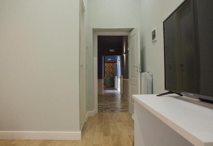 اتاق لوکس, Wanderlust Naples A Place To Stay