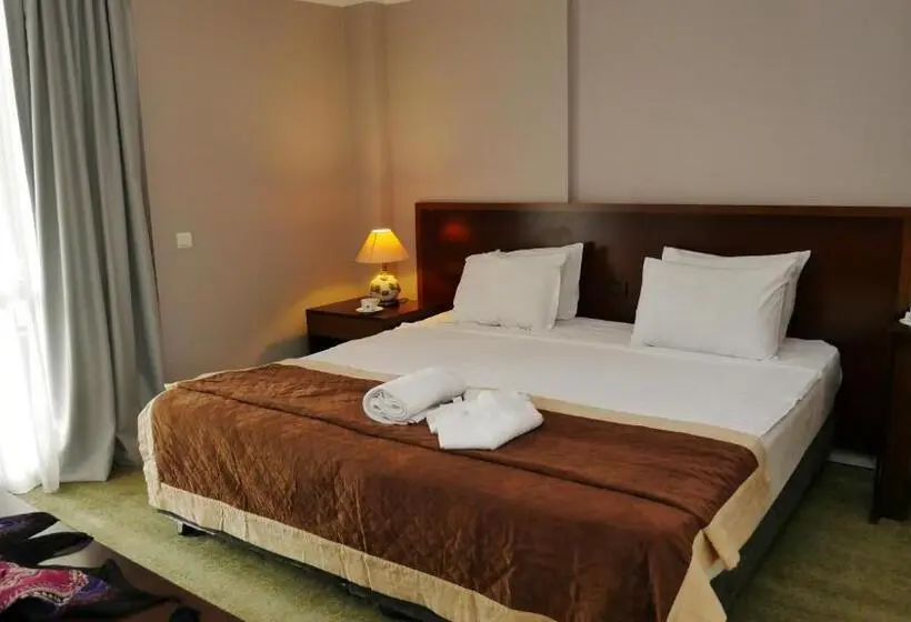スーペリアトリプルルーム, Talen Otel