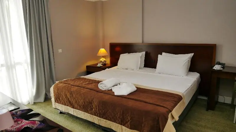 スーペリアトリプルルーム, Talen Otel