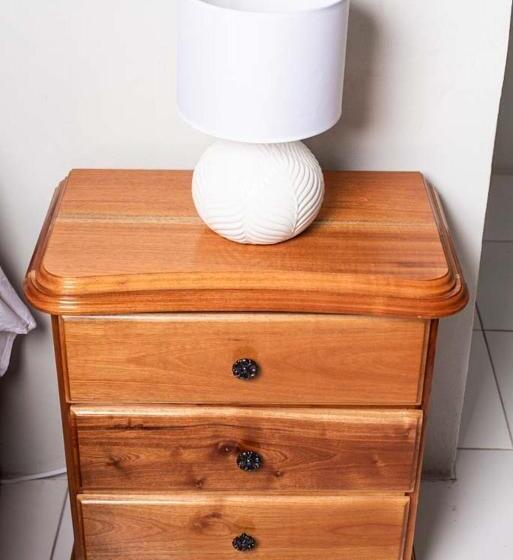 اتاق لوکس, Airport Beach