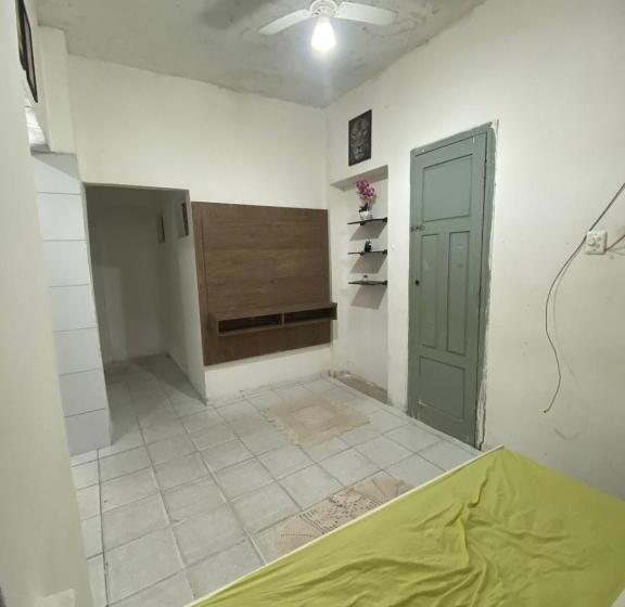 בקתת חדר, Hostel Luna