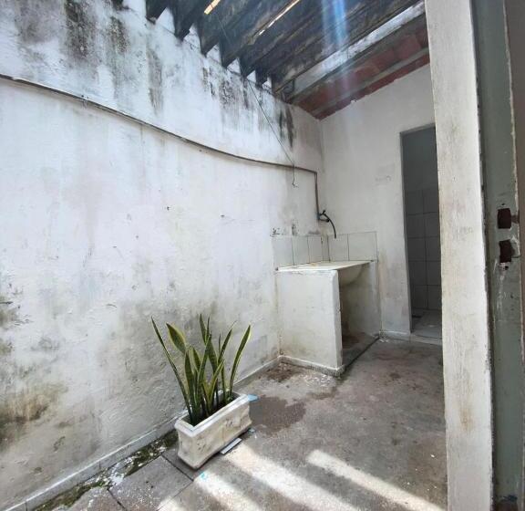 בקתת חדר, Hostel Luna