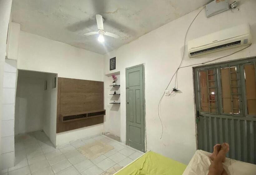 בקתת חדר, Hostel Luna