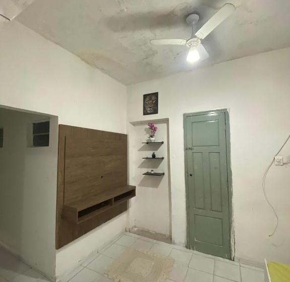 샬레, Hostel Luna
