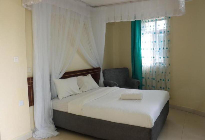 اتاق لوکس با بالکن, Bungoma Royal Suites