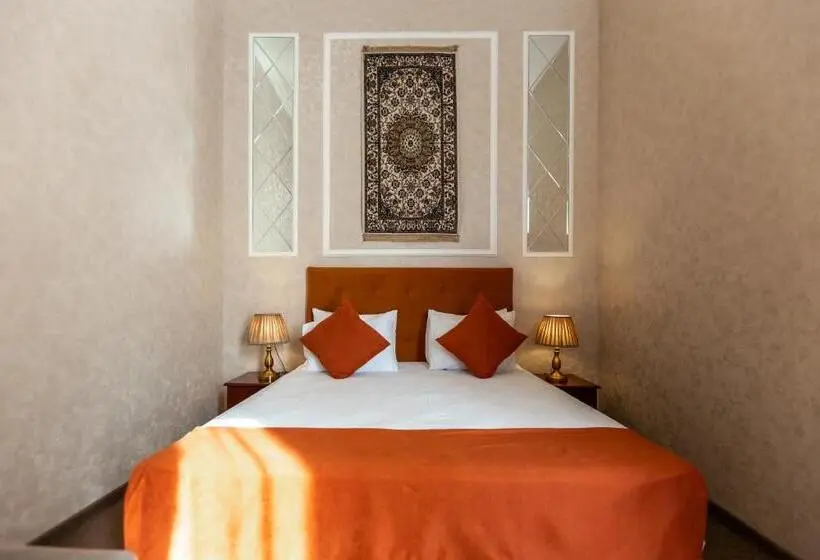 اتاق لوکس, Nizami By La Casa
