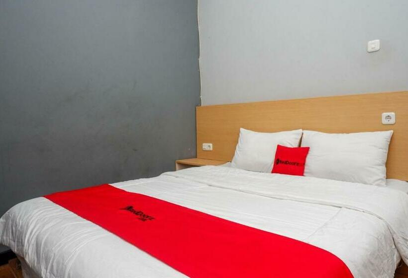 Номер Economy, Reddoorz Near Exit Tol Batang