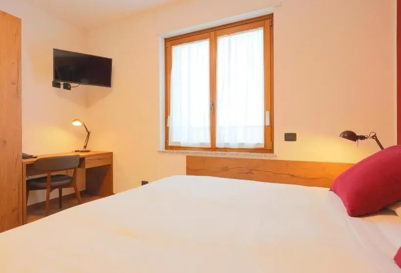 Standard Neljän Hengen Huone, Corte Milano