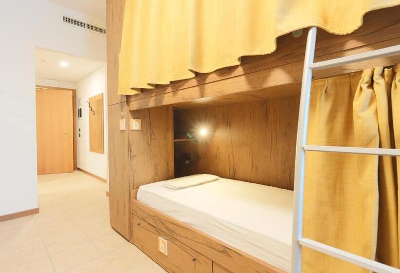 共用房间的床, Corte Milano