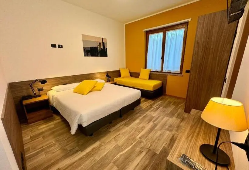Classic Kolmen Hengen Huone, Corte Milano