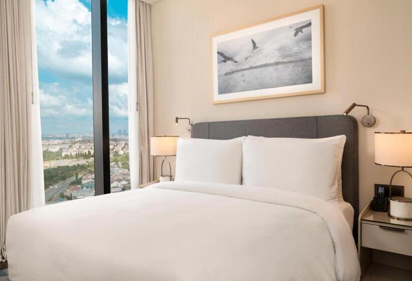 2 Bedrooms Apartment City View