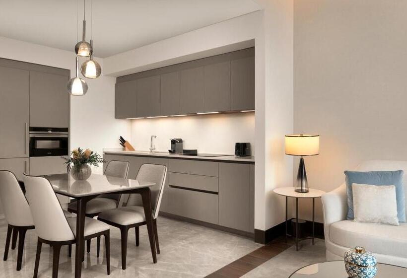 2 Bedroom Apartment Sea View