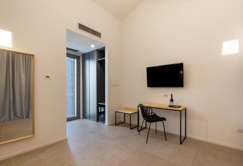 标准间, Baglio Custera