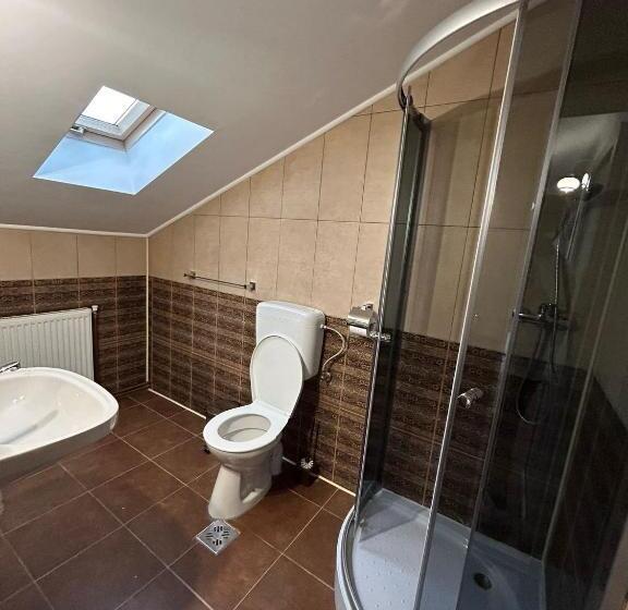 Номер Superior, Complex Zeus