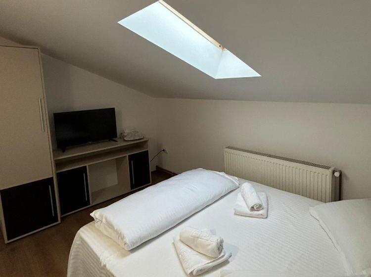 Номер Superior, Complex Zeus