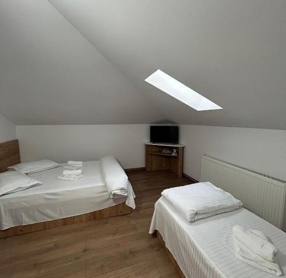 Трехместный Номер Superior, Complex Zeus