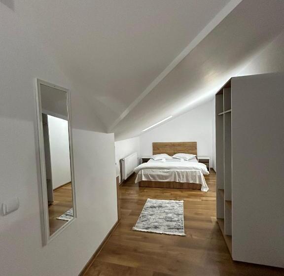 Четырехместный Номер Superior, Complex Zeus