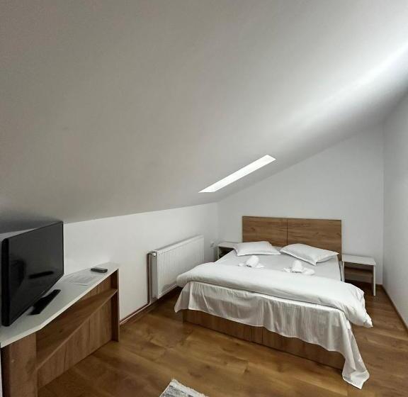 Четырехместный Номер Superior, Complex Zeus