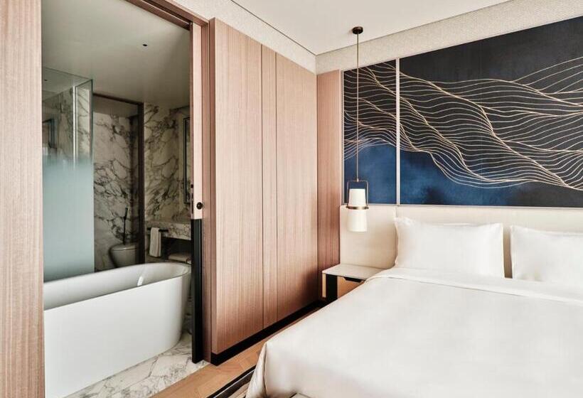 اتاق لوکس با تخت بزرگ, Grand Hyatt Kuwait