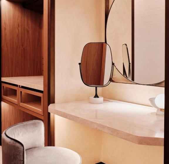 جناح كلوب, Grand Hyatt Kuwait